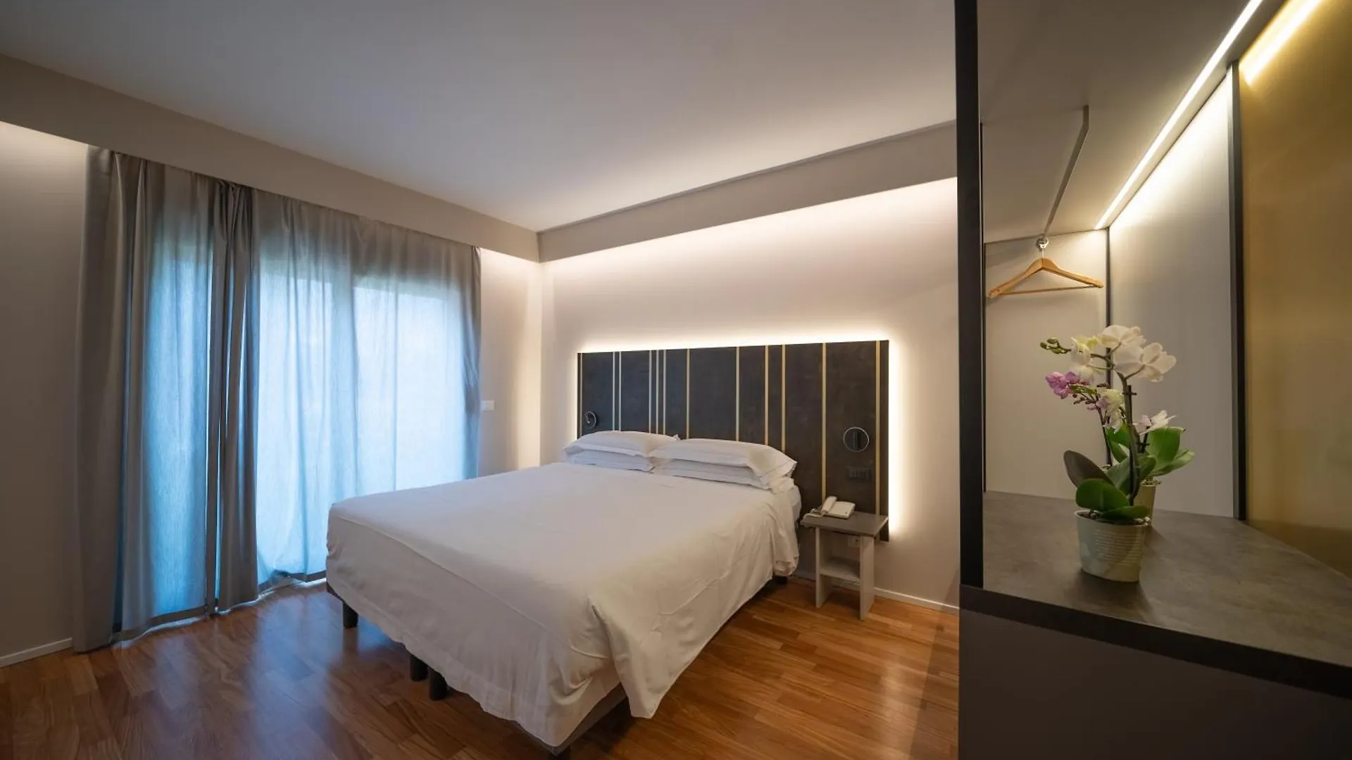 ****  Plaza Hotel Catania Italy